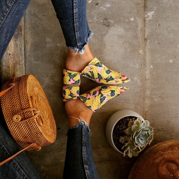 Shoes - 🚨LAST PAIR!!//The Chica//Yellow banana print Mule